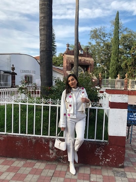 「アイテム（ブーティ）」を使った、Faby Arroyoさん（レディース・170cm）の秋コーディネート