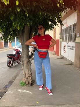 「red」｜「アイテム（パンツ）」を使った、Faby Arroyoさん（レディース・170cm）の冬コーディネート