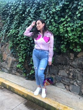 「アイテム（イヤリング）」を使った、Faby Arroyoさん（レディース・170cm）の秋コーディネート