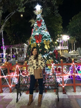 「アイテム（ムートンコート）」を使った、Faby Arroyoさん（レディース・170cm）の冬コーディネート