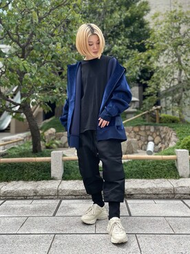 「Y-3（ワイスリー）のアイテム（パンツ、ブラック系）」を使った、EMII SHOJIさん（レディース・156cm）の秋コーディネート