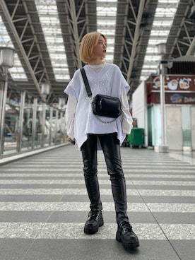 「DANKE SCHON（ダンケシェーン）のDankeSchon/ダンケシェーン/エコレザースキニーパンツ（その他パンツ、ブラック系）」を使った、EMII SHOJIさん（レディース・156cm）の秋コーディネート