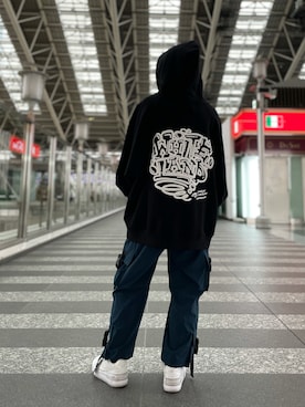 「WHITELAND（ホワイトランド）のWHITELAND/ホワイトランド/Foaming Logo Hoodie（パーカー、ブラック系）」を使った、EMII SHOJIさん（レディース・156cm）の秋コーディネート
