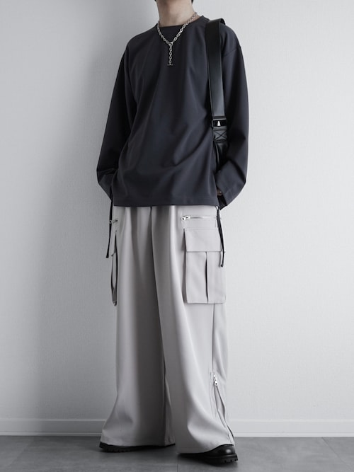 DIESEL サイドジップ カーゴパンツ スタッズ DIESEL サイドジップ カーゴパンツ スタッズ パンツ