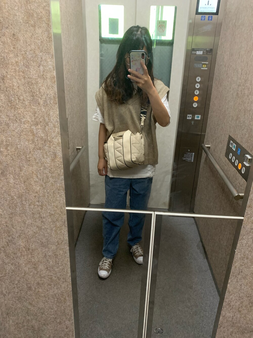 「秋コーデ、今日のコーデ、H&M、ZARA、converse、おしゃれさんと繋がりたい」｜「CONVERSEのconverse コンバース ALL STAR LIGHT CL OX オールスター ライト CL オックス 31300211 TOPE（スニーカー、ベージュ系）」を使った、リリさん（レディース・158cm）の秋コーディネートの1枚目の写真