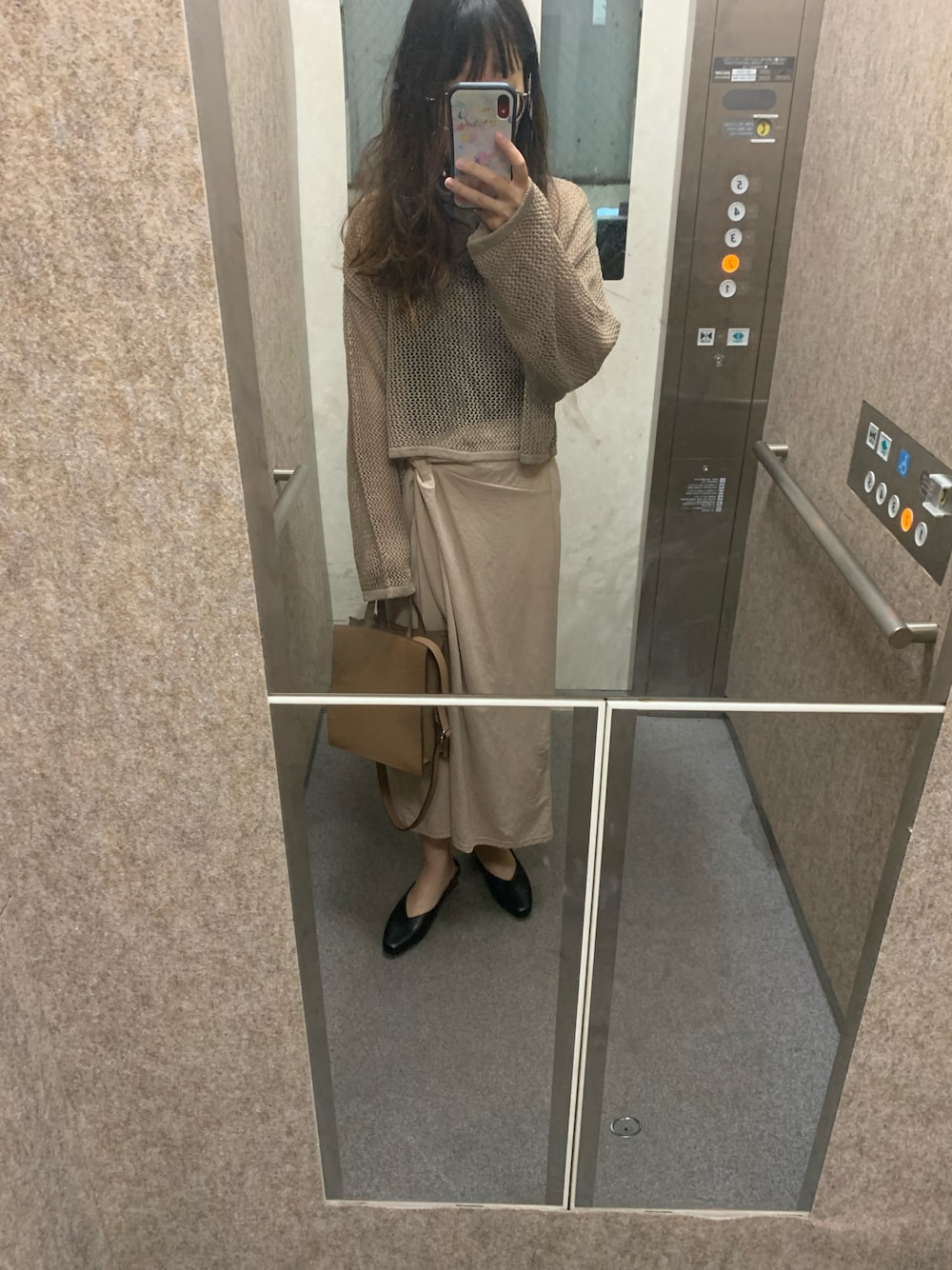 「秋コーデ、今日のコーデ、おしゃれさんと繋がりたい、GU、しまむら、ユニクロ、淡色コーデ、ベージュ」｜「しまむらのアイテム（パンプス、ブラック系）」を使った、リリさん（レディース・158cm）の秋コーディネートの1枚目の写真