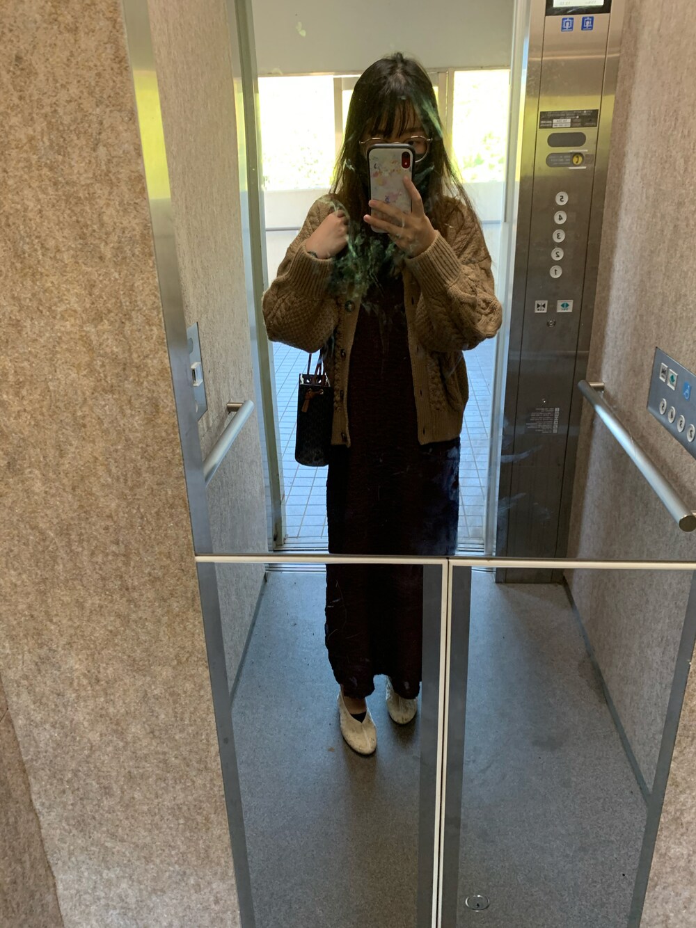 「秋コーデ、今日のコーデ、おしゃれさんと繋がりたい、プチプラ、淡色コーデ、GU、しまむら、ヒラキ」｜「ヒラキのアイテム（パンプス、ホワイト系）」を使った、リリさん（レディース・158cm）の秋コーディネートの1枚目の写真