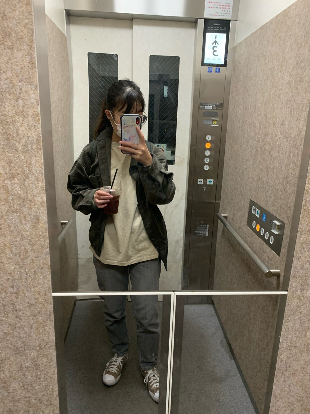 「今日のコーデ、秋コーデ、おしゃれさんと繋がりたい、プチプラ、URBAN RESEARCH、Right-on、ユニクロ、converse」｜「URBAN RESEARCHのアイテム（その他アウター、グリーン系）」を使った、リリさん（レディース・158cm）の秋コーディネートの1枚目の写真