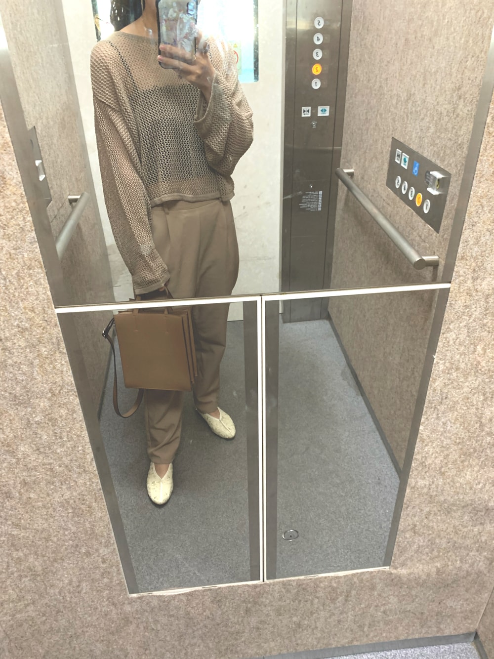 「今日のコーデ、秋のコーデ、トライアル、ヒラキ、ユニクロ、ジーユー、しまむら」｜「ヒラキのアイテム（パンプス、ホワイト系）」を使った、リリさん（レディース・158cm）の秋コーディネートの1枚目の写真