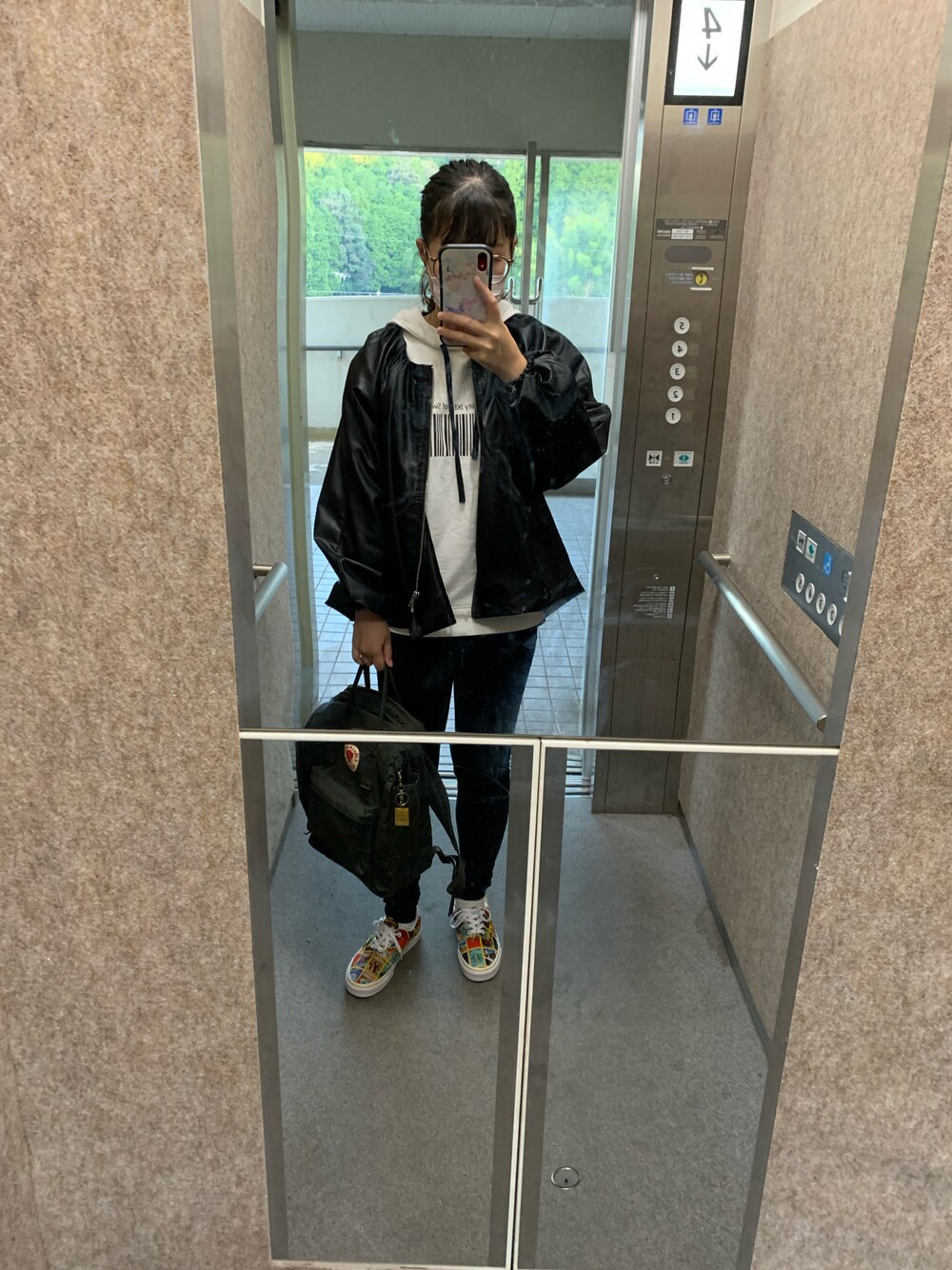 「Bab、IKEA、ユニクロ、VANS、kanken、national geographic、秋コーデ、今日のコーデ、おしゃれさんと繋がりたい、プチプラ」｜「VANSのアイテム（スニーカー、イエロー系）」を使った、リリさん（レディース・158cm）の秋コーディネートの1枚目の写真