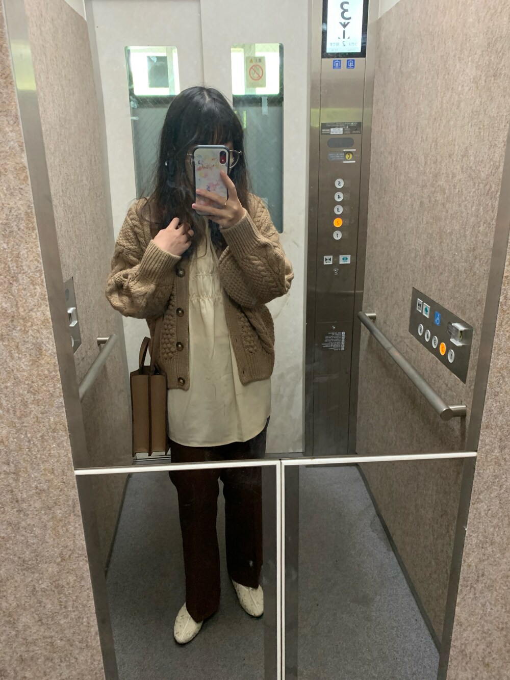 「秋コーデ、今日のコーデ、おしゃれさんと繋がりたい、プチプラ、淡色コーデ、AmbreNeige、GU、しまむら、ユニクロ、ヒラキ」｜「ヒラキのアイテム（パンプス、ホワイト系）」を使った、リリさん（レディース・158cm）の秋コーディネートの1枚目の写真
