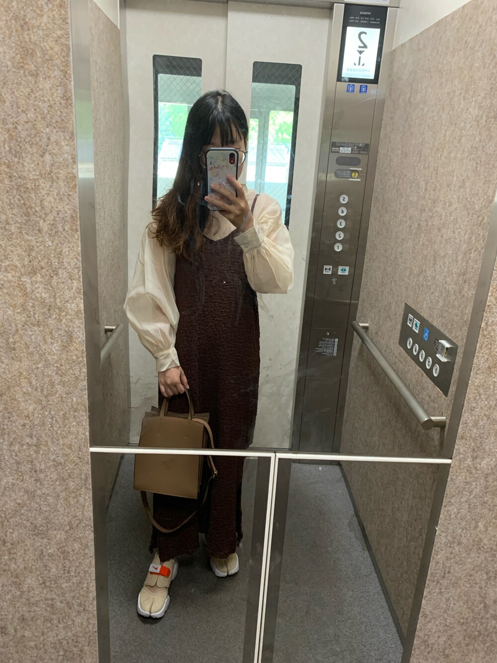 「秋コーデ、今日のコーデ、おしゃれさんと繋がりたい、淡色コーデ、GU、しまむら、ユニクロ、NIKE」｜「UNIQLOのアイテム（ショルダーバッグ、ベージュ系）」を使った、リリさん（レディース・158cm）の秋コーディネートの1枚目の写真