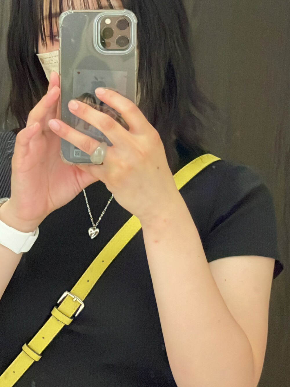 「Guessのアイテム（ショルダーバッグ、イエロー系）」を使った、sugari~~~さん（レディース・159cm）の夏コーディネートの1枚目の写真