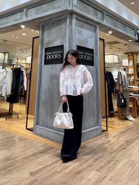 「URBAN RESEARCH（アーバンリサーチ）のスクエアネックタンクトップ（タンクトップ、ホワイト系）」を使った、ミウさん（レディース・165cm）の春コーディネート