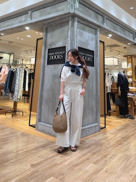 「URBAN RESEARCH DOORS（アーバンリサーチドアーズ）のデニムショート丈シャツ（シャツ/ブラウス、ブルー系）」を使った、ミウさん（レディース・165cm）の春コーディネート
