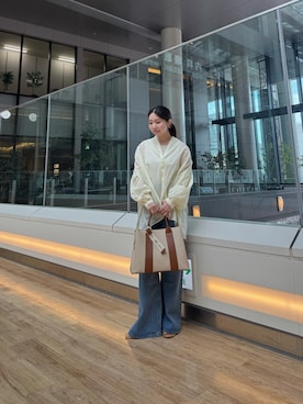 「SMELLY（スメリー）のボリュームツイストフープイヤリング（イヤリング、ゴールド系）」を使った、ミウさん（レディース・165cm）の春コーディネート
