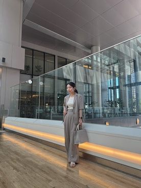 「SMELLY（スメリー）のボリュームツイストフープイヤリング（イヤリング、ゴールド系）」を使った、ミウさん（レディース・165cm）の春コーディネート