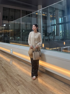 「SMELLY（スメリー）のワイドオーバルバレッタ（バレッタ/ヘアクリップ、ホワイト系）」を使った、ミウさん（レディース・165cm）の春コーディネート