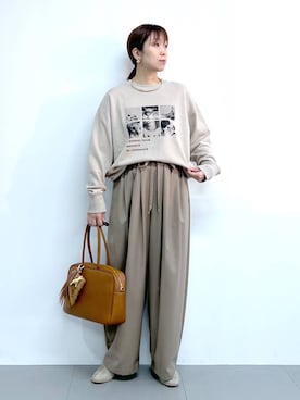 「アイテム（キーホルダー、イエロー系）」を使った、あべさん（レディース・159cm）の秋コーディネート