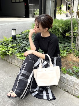 「sakishimatokyo（サキシマトーキョー）のアイテム（スカート）」を使った、granさん（レディース・155cm）の秋コーディネート