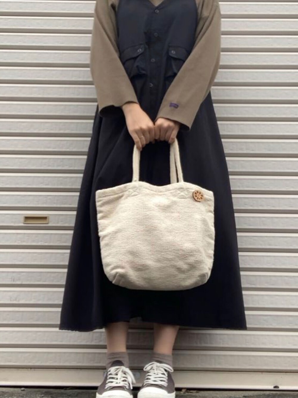 「古着、古着好きな人と繋がりたい、古着コーデ、メンズライク、メンズライクコーデ」｜「無印良品のアイテム（ハンドバッグ、ホワイト系）」を使った、あかりさん（レディース・156cm）の秋コーディネートの1枚目の写真