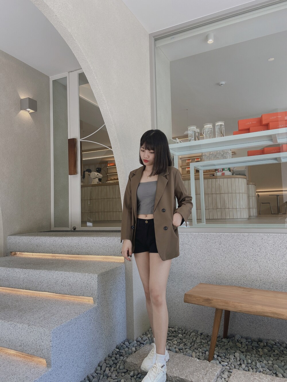 「ootd、夏、夏コーデ、夏だ！Tシャツ着よう！、春コーデ、春、春夏コーデ、NIKE、球鞋、black、white、girl、gray、休閒、漁夫帽」｜「無のアイテム（チューブトップ、グレー系）」を使った、Lさん（レディース・158cm）の夏コーディネートの1枚目の写真