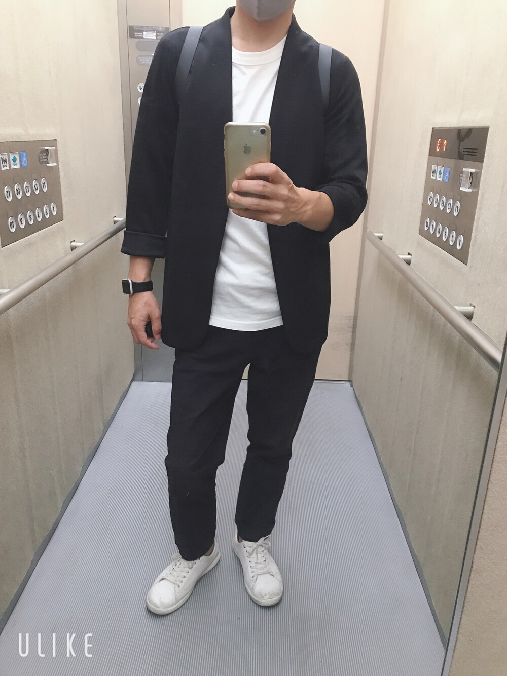 「40代ファッション、rains、ノーカラージャケット、ビジネススタイル、セットアップ、モノトーン」｜「UNIQLOのアイテム（スラックス、ブラック系）」を使った、tsumekiriさん（メンズ・163cm）の秋コーディネートの1枚目の写真