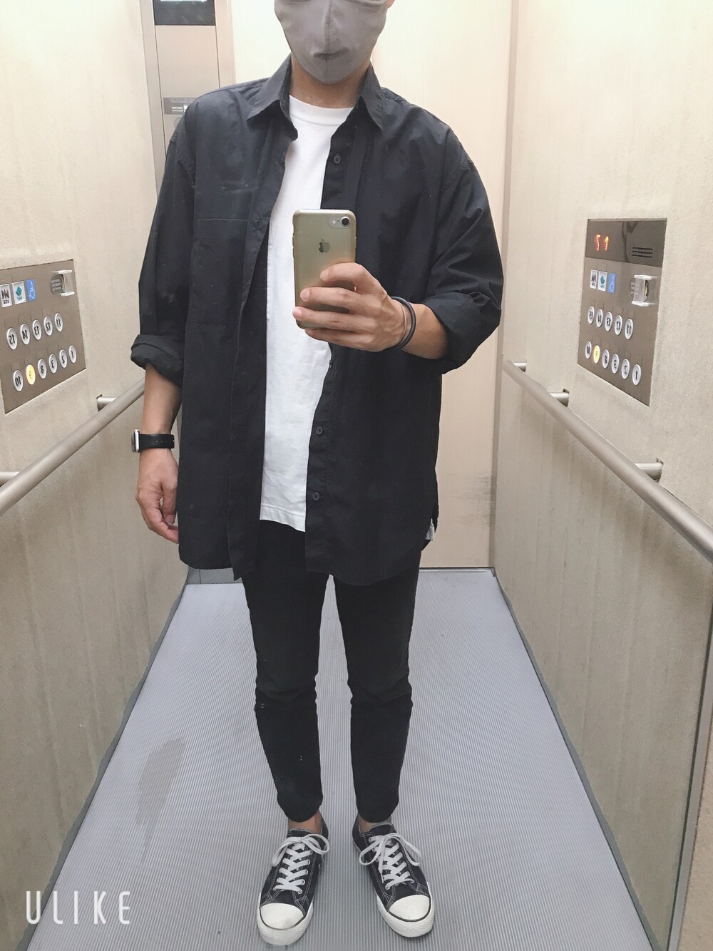 「休日スタイル、モノトーン、40代ファッション、シンプル、UNIQLO、オトナカジュアル、スニーカーコーデ」｜「しまむらのアイテム（スニーカー、ブルー系）」を使った、tsumekiriさん（メンズ・163cm）の秋コーディネートの1枚目の写真