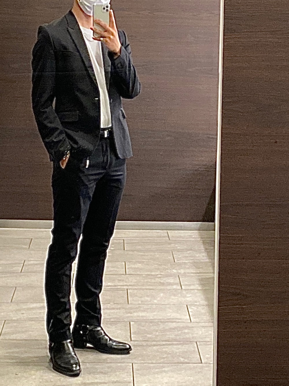 テーラードジャケットを使った「エディスリマン」の人気ファッション