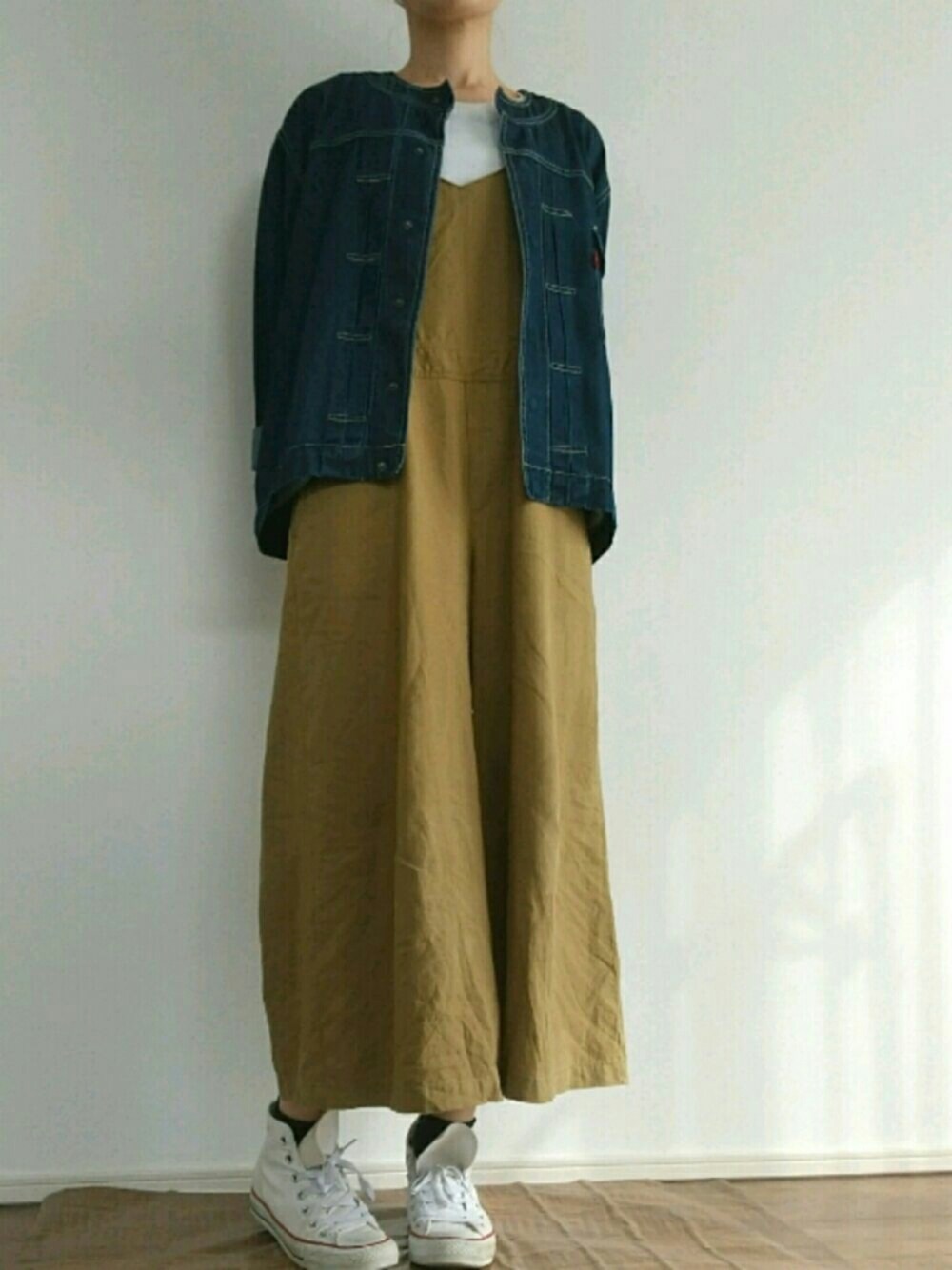 「カジュアル、白スニーカー」｜「Samansa Mos2 blueのECO DENIM ジャケット（デニムジャケット、ブルー系）」を使った、ばぶさん（レディース・166cm）の秋コーディネートの1枚目の写真