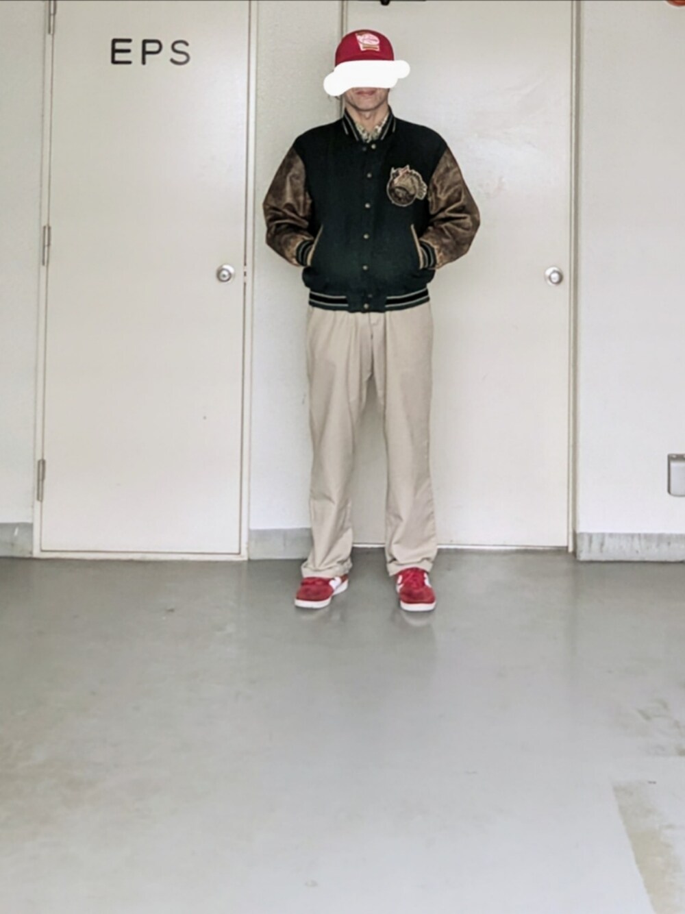 「メンズファッション、秋コーデ、お洒落さんとつながりたい、今日のコーデ、タックイン、ブルゾン、チノパン、ニューバランス、キャップ、古着、古着コーデ、古着好きな人と繋がりたい、古着屋、古着男子、アメカジ」｜「NEW BALANCEのアイテム（スニーカー、レッド系）」を使った、kazuhiroさん（メンズ・176cm）の秋コーディネートの1枚目の写真