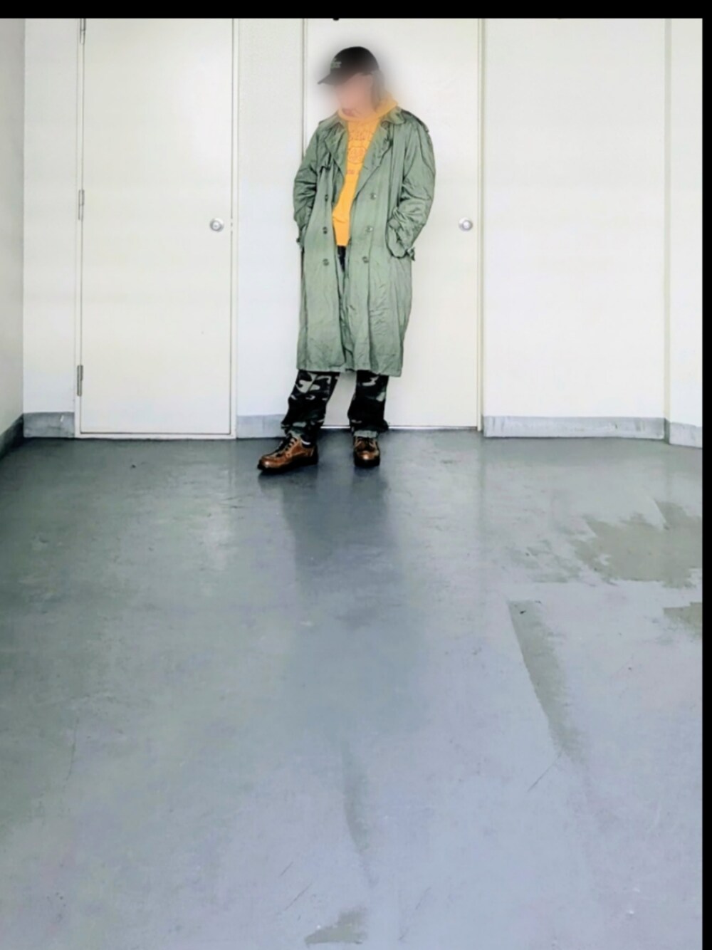 Yves Saint Laurentのトレンチコートを使ったメンズ人気ファッション