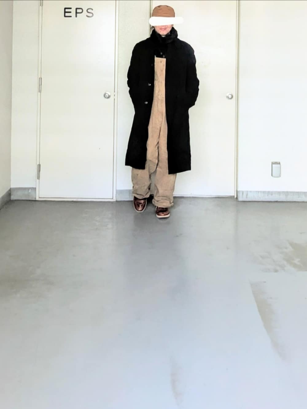「真冬のあったかスタイル、マフラーぐるぐる、メンズファッション、お洒落さんとつながりたい、今日のコーデ、大人カジュアル、エンポリオアルマーニ、ボア、ストール、ストールぐるぐる、ストールコーデ、オーバーオール、古着、古着MIX、古着コーデ」｜「USEDのアイテム（ドレスシューズ、ブラウン系）」を使った、kazuhiroさん（メンズ・176cm）の冬コーディネートの1枚目の写真