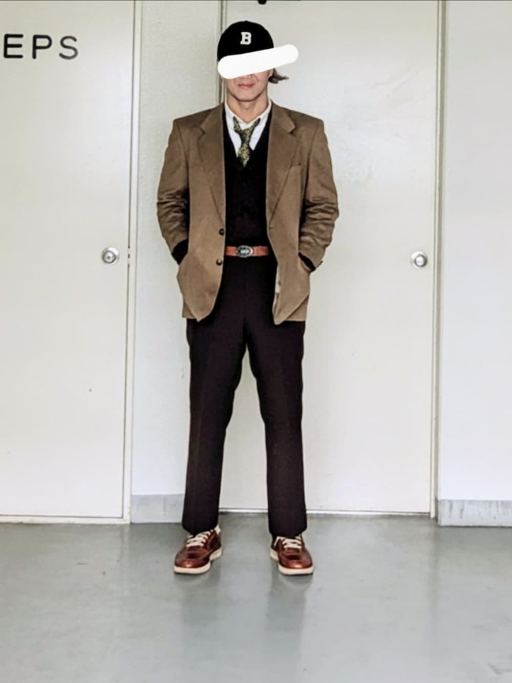 「秋っぽコーデ更新中、レザー、メンズファッション、お洒落さんとつながりたい、今日のコーデ、大人カジュアル、タックイン、ジャケット、ネクタイ、ネクタイコーデ、イブサンローラン、ジャケットスタイル、ジャケット 、スラックス、レザーシューズ」｜「DANAWAYのアイテム（スラックス、ブラウン系）」を使った、kazuhiroさん（メンズ・176cm）の秋コーディネートの1枚目の写真
