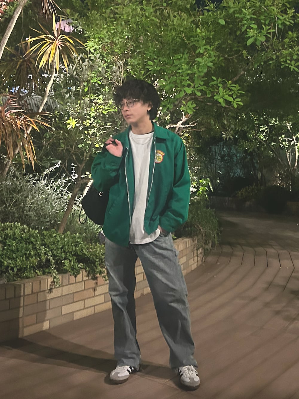 「ロンT、最近のいい感じコーデ、お洒落さんとつながりたい、古着、シャンブレーパンツ、ポロジーンズ、メッシュバッグ、シルバーアクセサリー、今日のコーデ、春コーデ、ステンカラー、古着MIX、春ファッション、グリーン、古着好きな人と繋がりたい」｜「POLO JEANS COMPANYのアイテム（デニムパンツ、グリーン系）」を使った、KOさん（メンズ・163cm）の春コーディネートの1枚目の写真