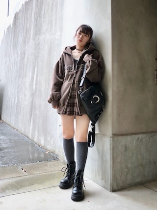 「Snap club(スナップクラブ)の【Snap club】ヴィンテージ加工 ダメージパッチロゴ ダブルジップパーカー(パーカー)」を使った、花音さん(キッズ・152cm)の秋コーディネート