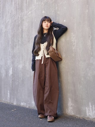 「lulufa(ルルファ)の【26春夏新作】前後着用可能 ルーズニットビスチェ(ベスト)」を使った、花音さん(キッズ・152cm)の秋コーディネート