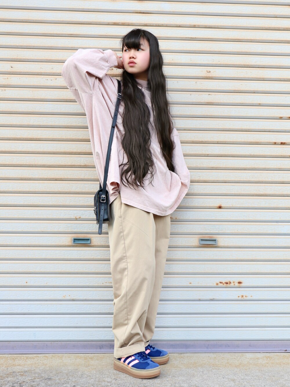 Dr Martens ショルダーバッグ 黒 Dr.martensの 7 INCH SATCHEL ミニ ショルダーバッグ｜送料無料