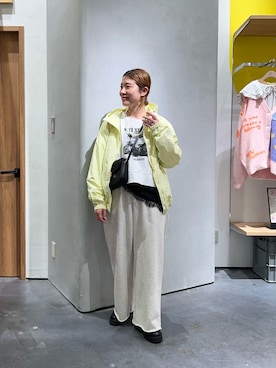 「Franklin Climbing（フランクリンクライミング）の【Franklin Climbing】撥水/男女兼用/ナイロンマウンテンパーカー/ナイロンジャケット（マウンテンパーカー、イエロー系）」を使った、ayaさん（レディース・158cm）の春コーディネート