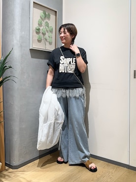 「CIAOPANIC TYPY（チャオパニックティピー）の【UNISEX】【プラスサイズあり】スラブ天竺ピグメントロゴTEE（Tシャツ/カットソー、ブラック系）」を使った、ayaさん（レディース・158cm）の春コーディネート