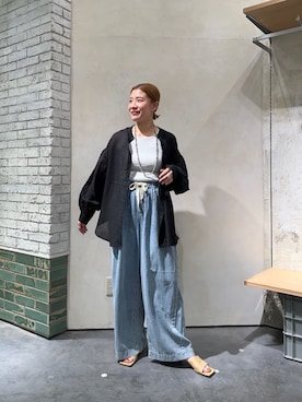 「CIAOPANIC TYPY（チャオパニックティピー）の【冷房対策/体型カバー】シアーバンドカラーシャツ（シャツ/ブラウス、ブラック系）」を使った、ayaさん（レディース・158cm）の春コーディネート