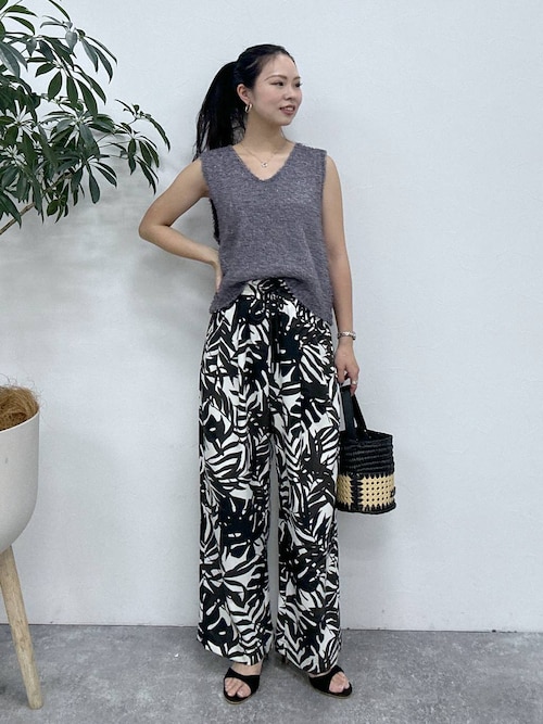 【完売品】新品タグ付き★　BAYFLOW　[前後2WAY仕様]ラメニットベスト BAYFLOW（ベイフロー）の「[前後2WAY仕様]ラメニットベスト