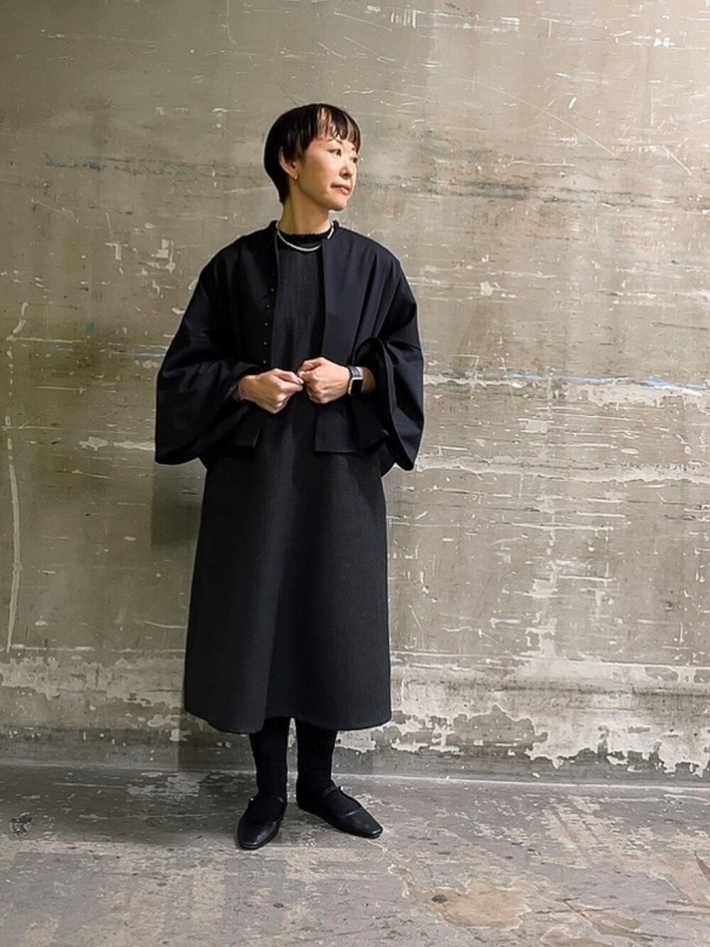 Du noir】飾りボタンノーカラージャケットを使った人気ファッション