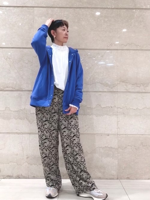 青い花柄プリントパンツ 花柄プリントパンツ（その他パンツ）｜PUAL CE CIN