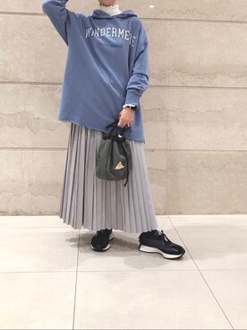 「ロゴパーカー」｜「アイテム（その他）」を使った、はせきよさん（レディース・160cm）の冬コーディネート