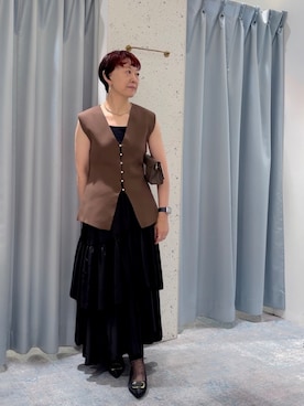 「natural couture（ナチュラルクチュール）の〈Erikoコラボ〉ゴールド釦ニットベスト（ベスト、ブラウン系）」を使った、はせきよさん（レディース・158cm）の夏コーディネート
