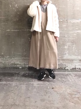 「ワンピース×スニーカー」｜「アイテム（その他アウター）」を使った、はせきよさん（レディース・160cm）の冬コーディネート