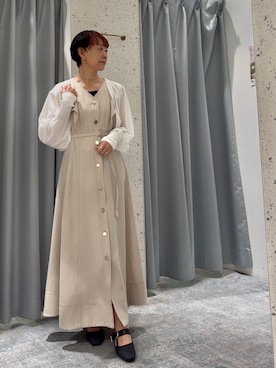 「natural couture（ナチュラルクチュール）の〈canami〉配色ステッチラッフル袖ワンピース（ワンピース、ベージュ系）」を使った、はせきよさん（レディース・158cm）の春コーディネート