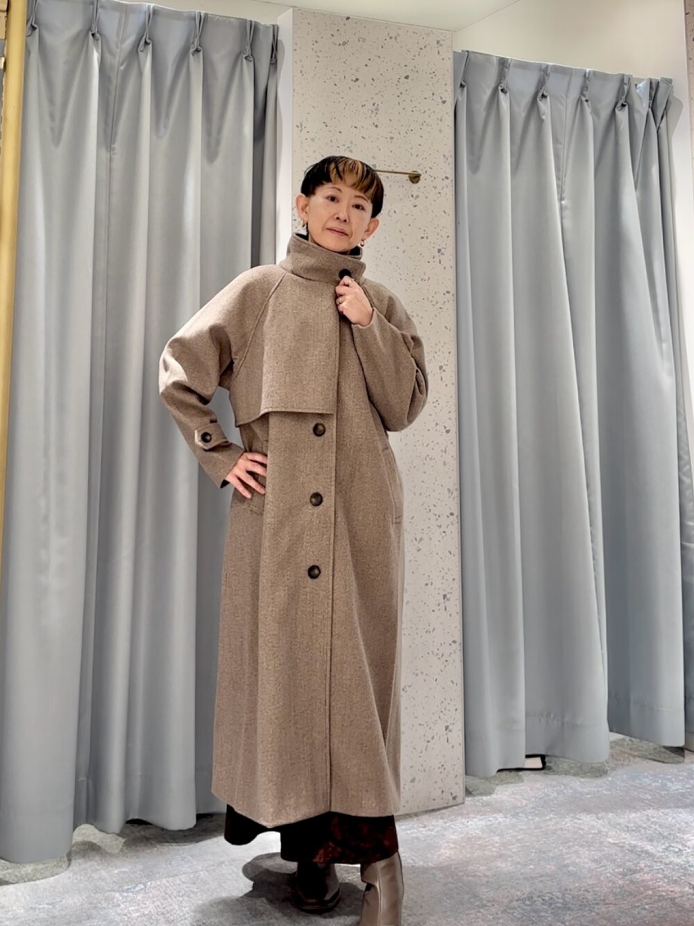 ZOZO限定】ニットモッサスタンドカラーケープコートを使ったレディース 