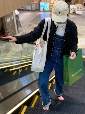 「agnes b.（アニエスベー）のM001 CARDIGAN カーディガンプレッション（カーディガン/ボレロ）」を使った、yukinoさん（レディース・164cm）の春コーディネート